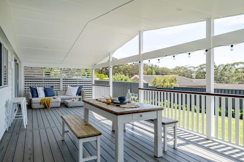 Patio, Day, Balcony/Terrace, Seating area, Dining area