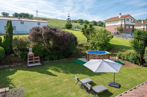 Villa entre Santander y Cabárceno con piscina House in Cantabria