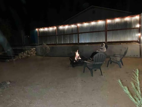 Night, Seating area, flat iron