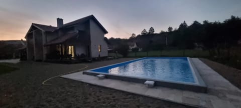 Property building, Day, Pool view, Swimming pool