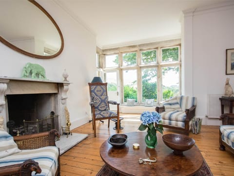 4 Bed in Lulworth Cove DC182 Casa in Church Road