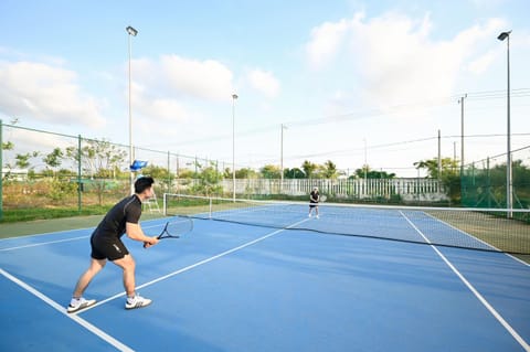 Tennis court, Tennis court