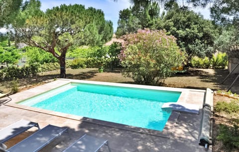 La Villa Des Pins Casa in Rochefort-du-Gard
