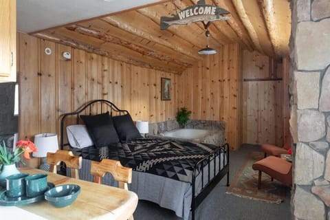 2412 - Oak Knoll Studio with Jacuzzi #15 cabin Hôtel in Big Bear