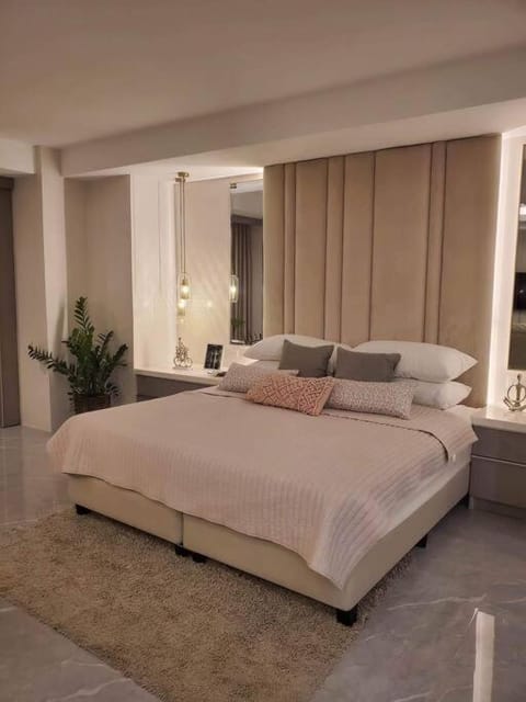 Luxury Suite in BF Homes Condo in Las Pinas
