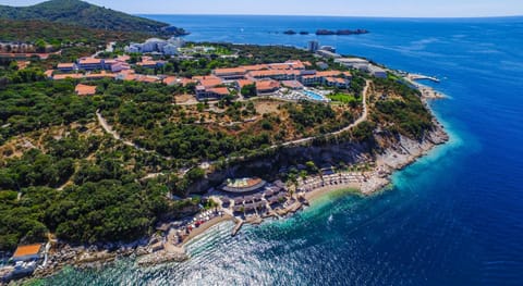 Bird's eye view, Beach, Beach, On site, Sea view, Swimming pool, Swimming pool