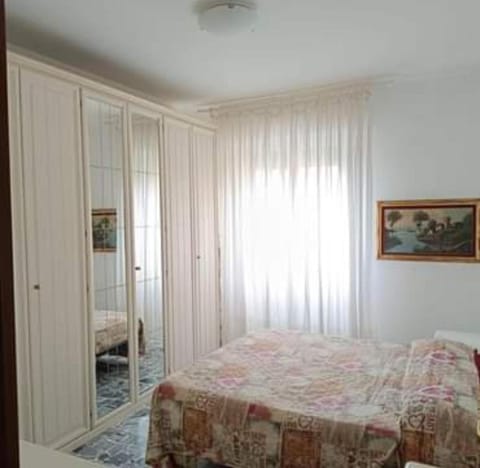 Appartamento LOANO climatizzato mt 650 dal mare Apartment in Loano