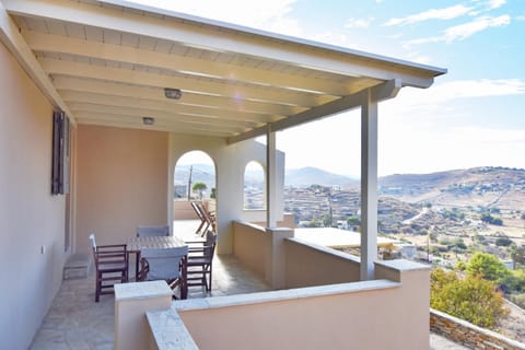 Patio, Day, Balcony/Terrace, Seating area, Dining area