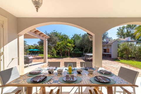 Villa Soalheira - walk to beach private pool and gardens Villa in Carvoeiro