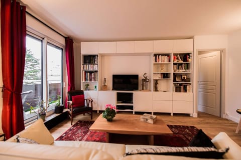 Library, TV and multimedia