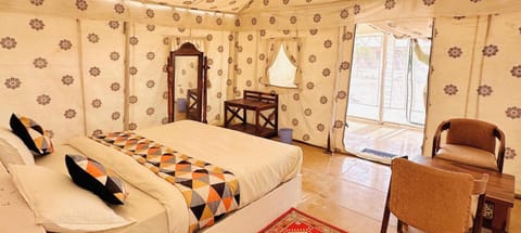 Desert Residency camp Jaisalmer with swimming pool Luxus-Zelt in Sindh