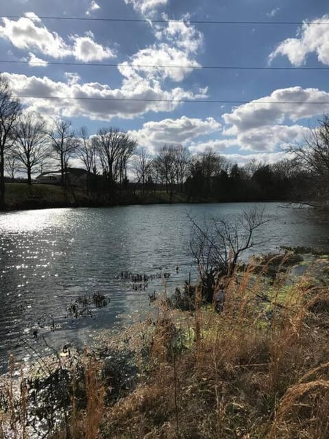 Barndominium with lake view, close to Nashville! Maison in Old Hickory Lake