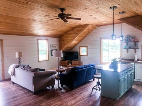 Barndominium with lake view, close to Nashville! Maison in Old Hickory Lake
