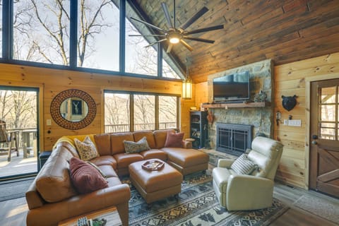 Deep Gap Cabin with 2 Decks and Community Amenities! House in Watauga