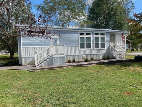 Tranquil Tiny Home near Hiking - Nesting Nook House in Huntsville