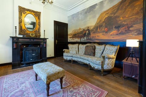 Living room, Decorative detail, Seating area