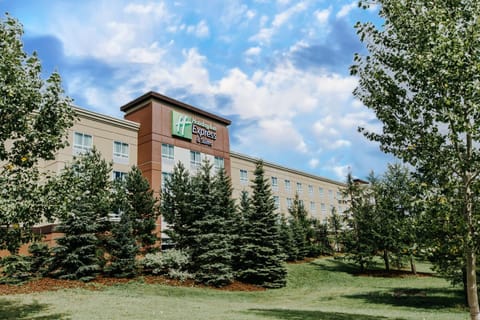 Holiday Inn Express & Suites Spruce Grove - Stony Plain, an IHG Hotel Hotel in Spruce Grove