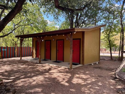 Red Cloud - Tipi 4 Casa in Canyon Lake