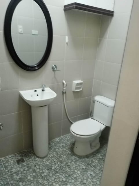 Toilet, bidet