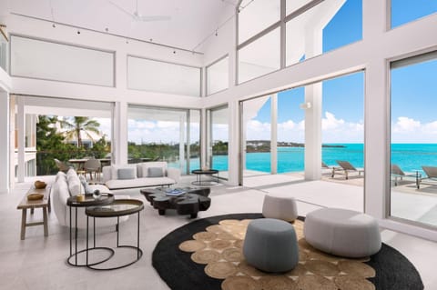 La Mer South, Luxury Oceanfront on Sapodilla Bay Chalet in Turks and Caicos Islands