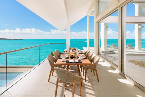 La Mer South, Luxury Oceanfront on Sapodilla Bay Villa in Turks and Caicos Islands