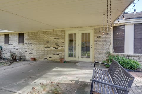 Beaumont Rental Home about 2 Mi to Gulf Terrace Park! House in Beaumont