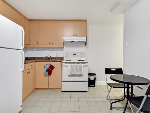 Cozy Home In Downtown Toronto! Bed and Breakfast in Toronto