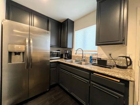 2BR Suite in the Heart of Hollywood -BR5 Casa in Studio City