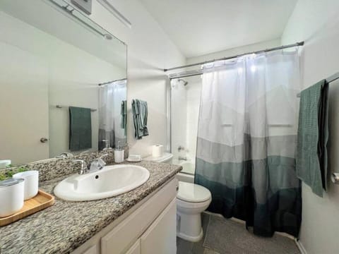 2BR Suite in the Heart of Hollywood -BR5 Haus in Studio City
