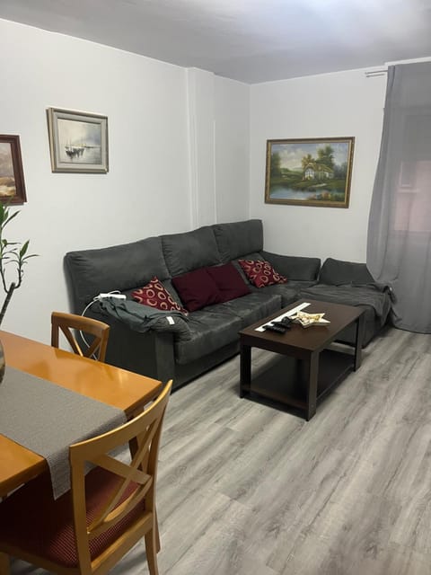 Elleryng batista Vacation rental in Ponferrada