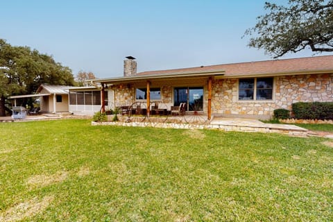 The Crossbow Maison in Canyon Lake