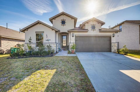 Texas Gem Home Office and Patio, Near Lake Houston House in Kingwood