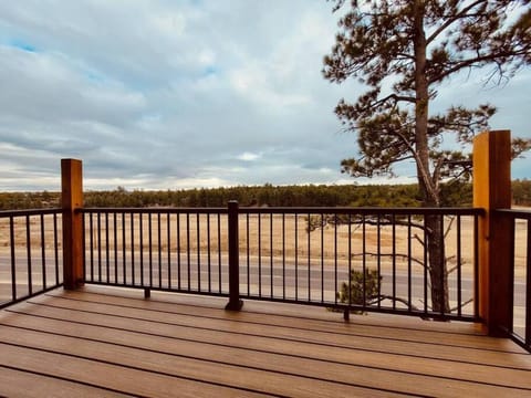 Mountain Escape, w/Fireplace! Casa in Show Low