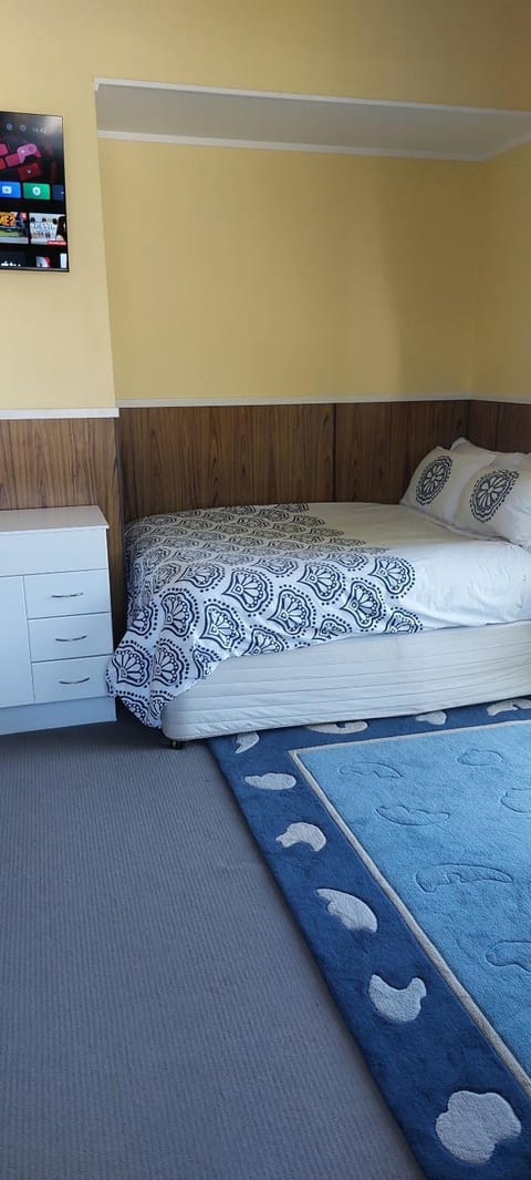 Bed and Breakfast Happy Home Taupo Accommodation Bed and Breakfast in Taupo