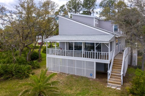 PRIVATE BEACH - Ocean Front on Coffin Point House in Saint Helena Island