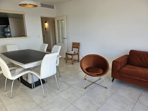 Beau T3 aux Issambres avec piscine, climatisation et garage - FR-1-768-58 Apartment in Roquebrune-sur-Argens