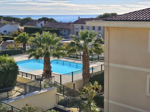 Beau T3 aux Issambres avec piscine, climatisation et garage - FR-1-768-58 Apartment in Roquebrune-sur-Argens