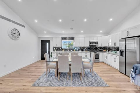 Stellar NoHo Art home with new design Maison in North Hollywood