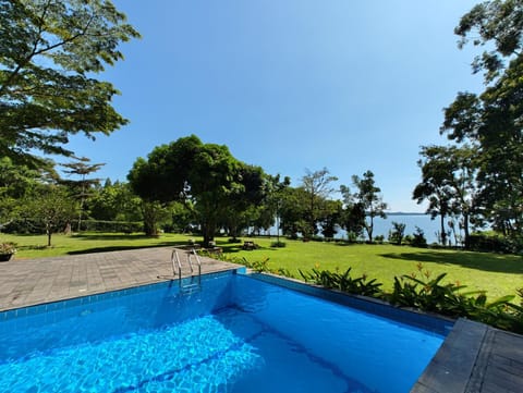 cottage with Lake view House in Kampala