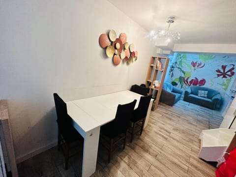 Kitchen or kitchenette, Dining area, Meals