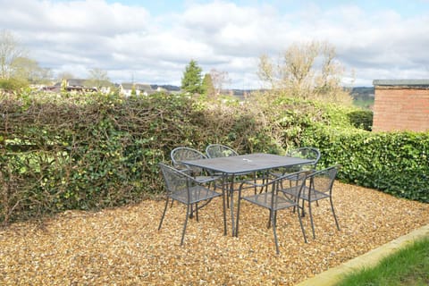 Day, Garden, Dining area, Garden view