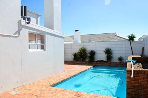Immaculate 4 Bed House in Cape Town House in Cape Town