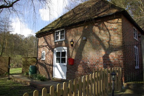 Leeds Castle Holiday Cottages House in Borough of Swale