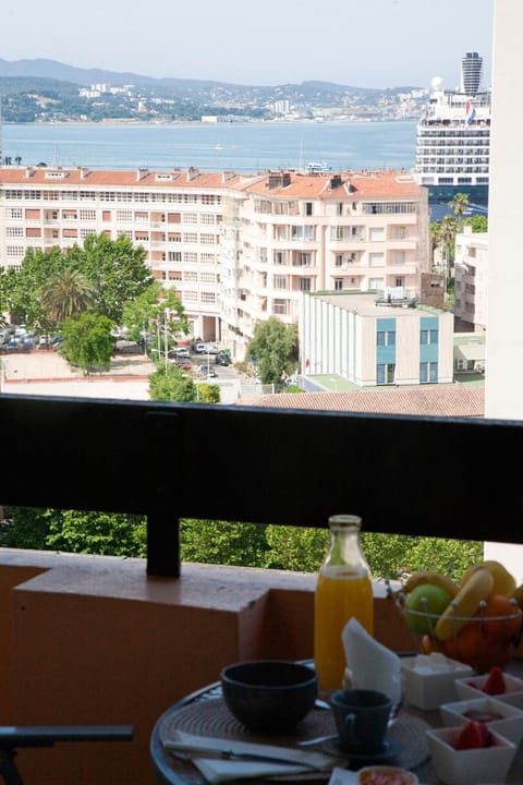 Patio, City view, Sea view