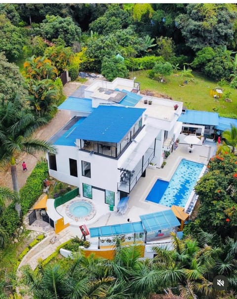 Casa La Mariposa House in Cundinamarca, Colombia