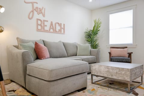 Be A Nomad Lovely 2br 1blk from the Ocean Condominio in Jacksonville Beach