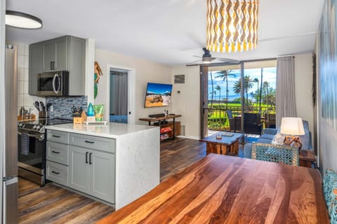 2 2 Oceanview Modern Resort Vistas Apartment in Kihei