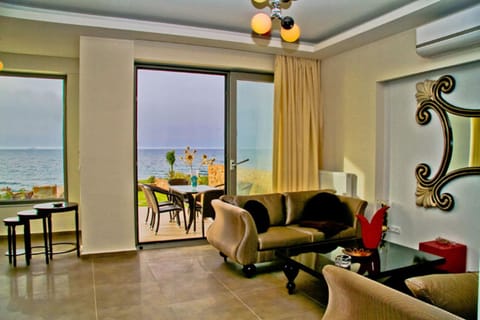 Balcony/Terrace, Living room, Seating area, Sea view