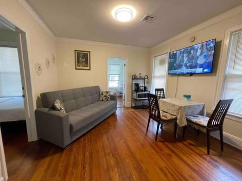 Entire Cozy 1BR Apartment in heart of Queens L Appartement in Whitestone