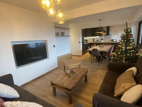 Appartement spacieux 5 pièces pour 10 pers à L'Alpe d'Huez, proche pistes et commerces - FR-1-405-347 Apartment in Huez